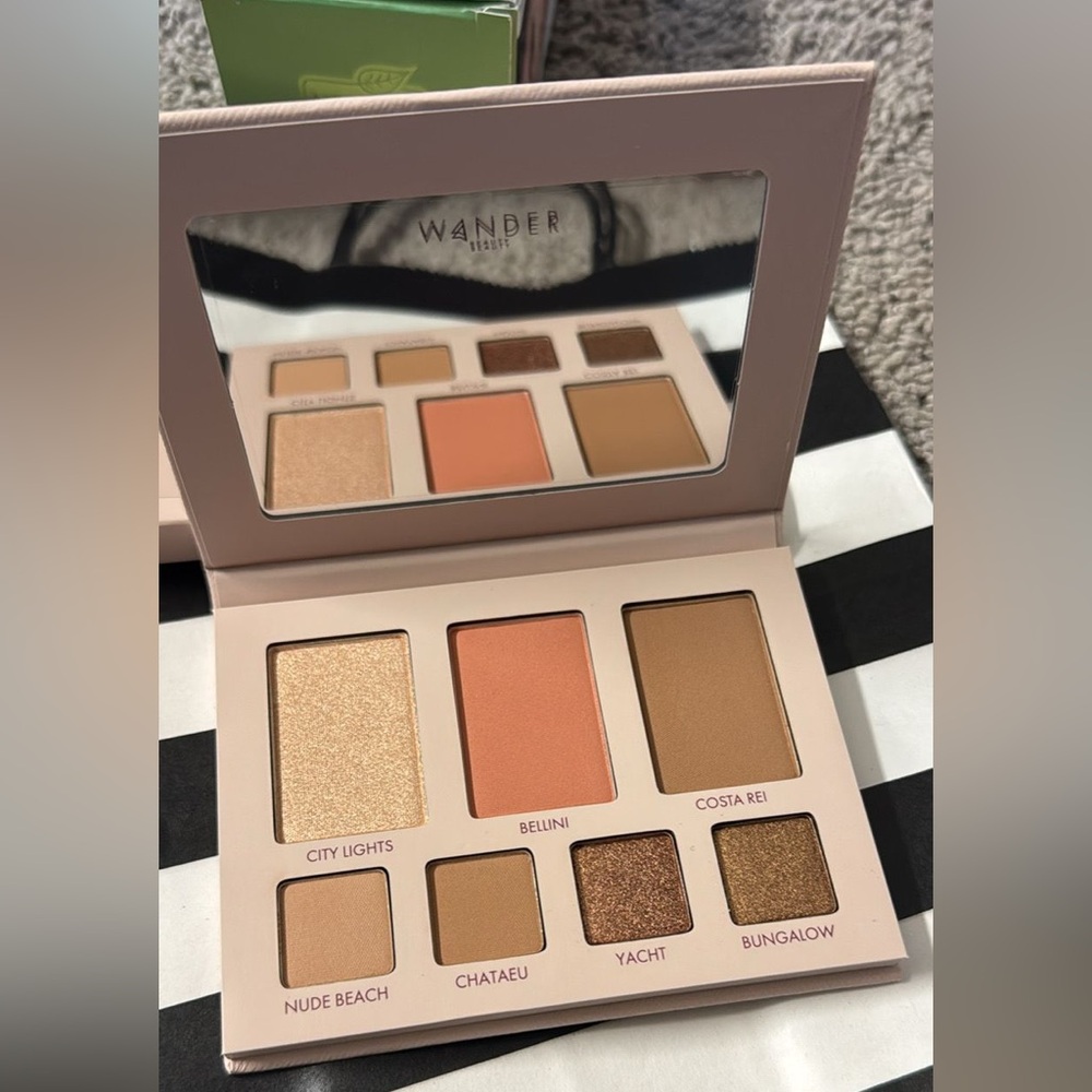 Wander Beauty Eyeshadow Palette - Peach and Bronze Tones
